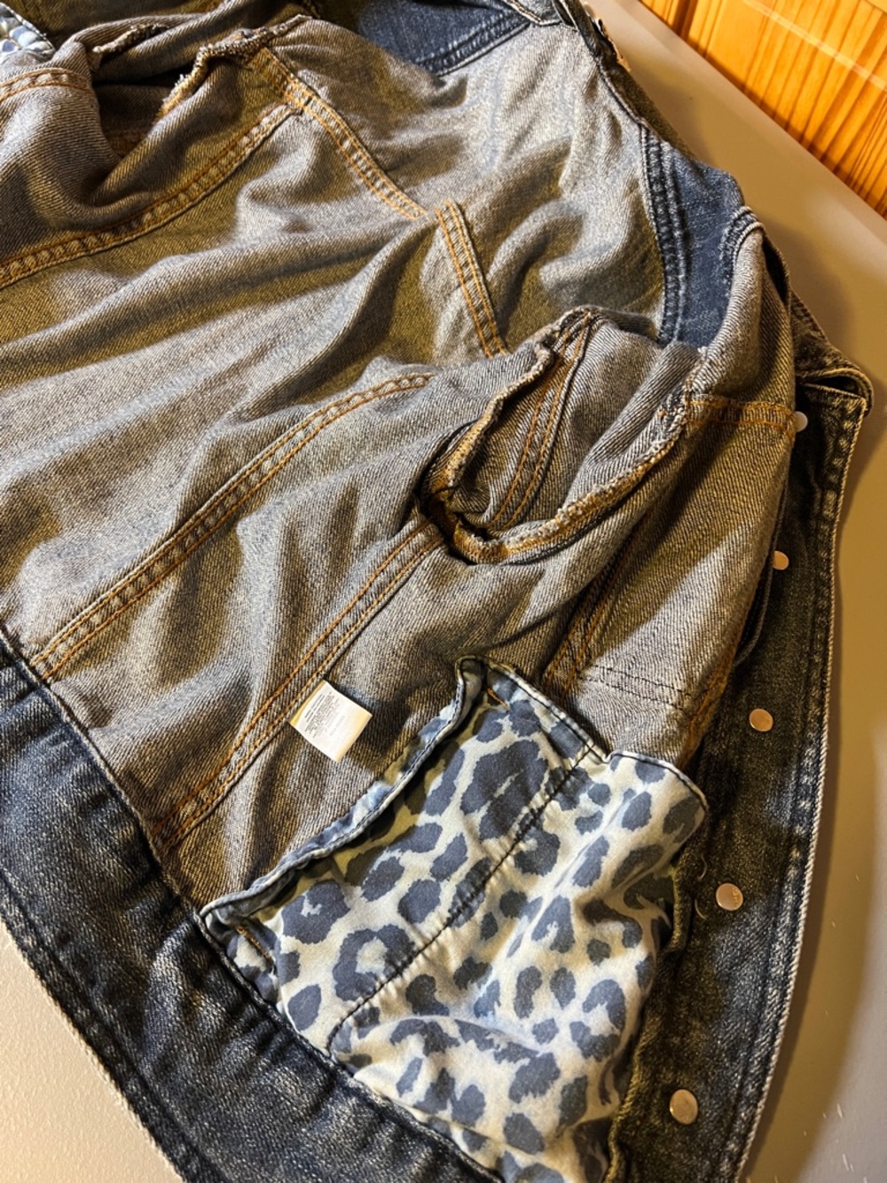 Express Distressed Cropped Jean Jacket, size S - Picture 10 of 16